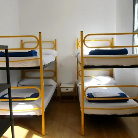 El Floran Hostel *