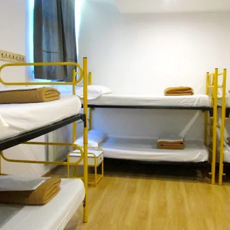 El Floran Hostel *